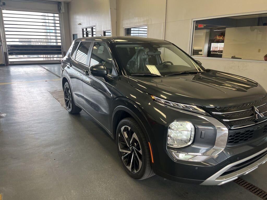 2024 MITSUBISHI Outlander