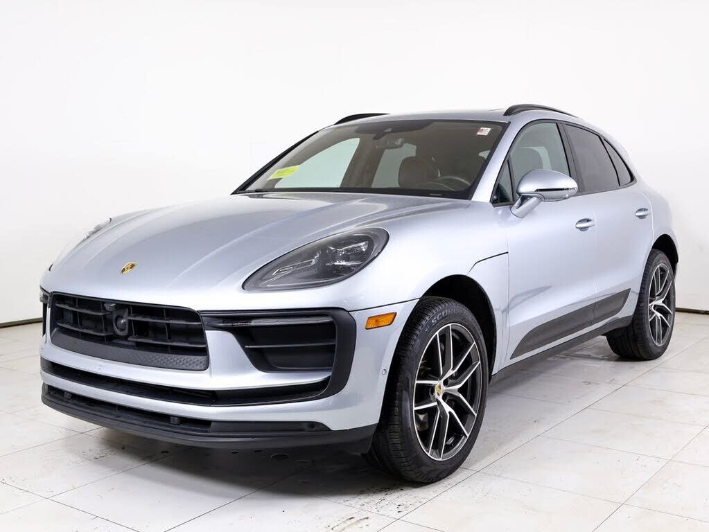 2024 PORSCHE Macan