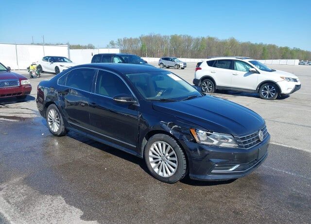 2017 VOLKSWAGEN Passat