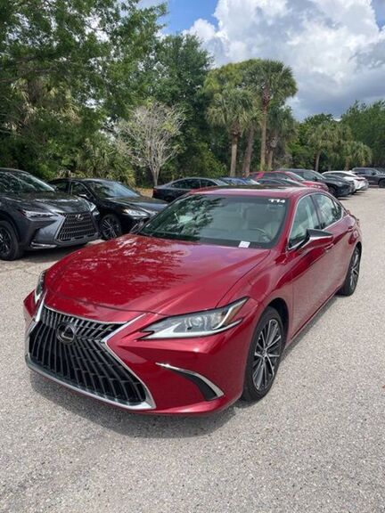 2025 LEXUS ES