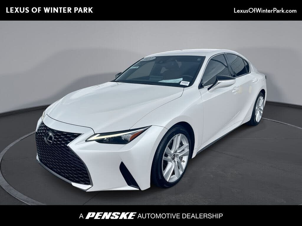 2022 LEXUS IS
