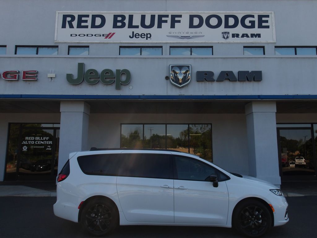 2024 CHRYSLER Pacifica