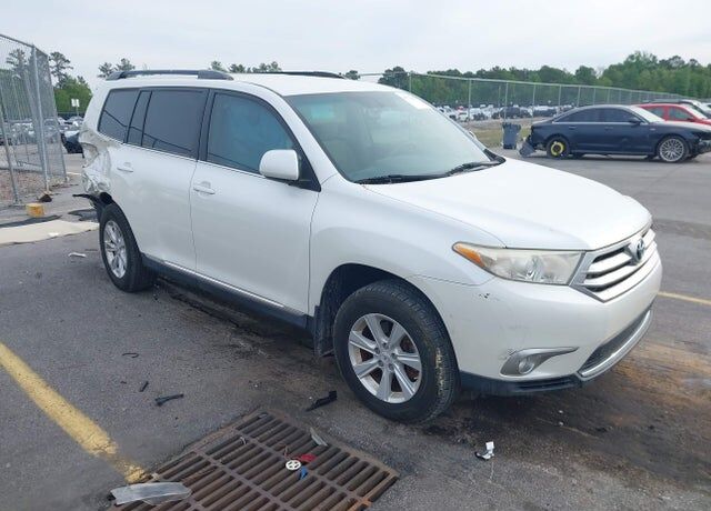 2011 TOYOTA Highlander