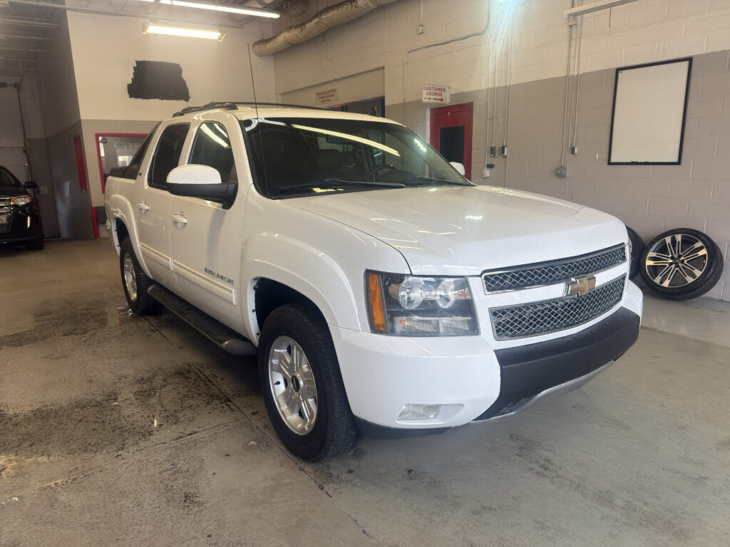 2011 CHEVROLET Avalanche