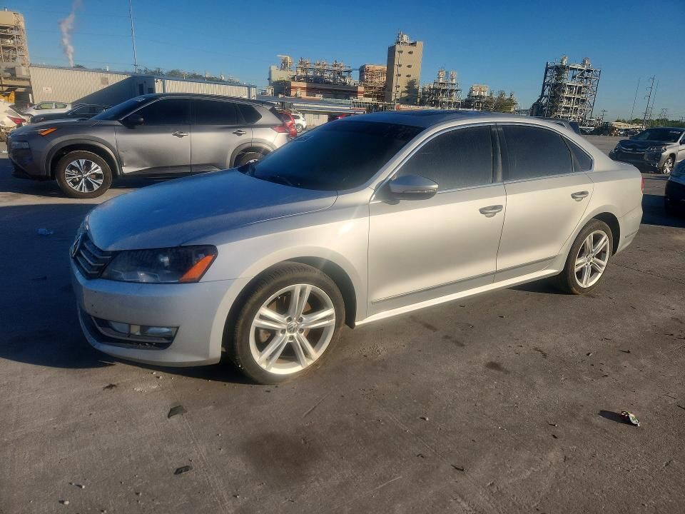 2012 VOLKSWAGEN Passat