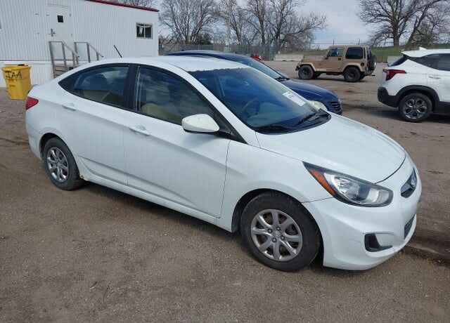 2013 HYUNDAI Accent