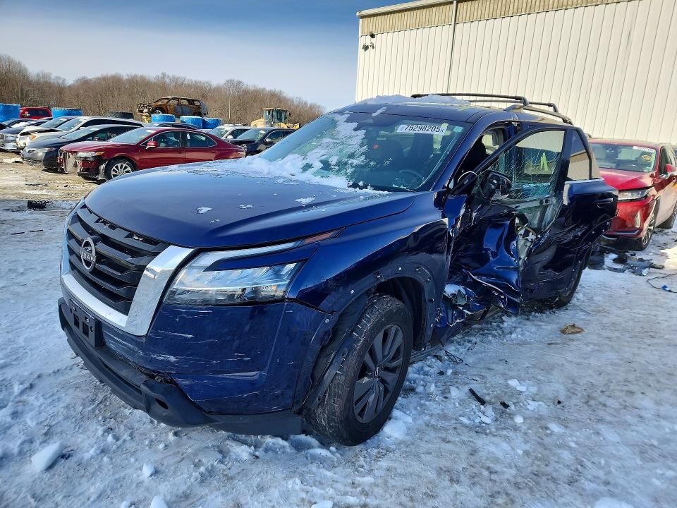 2022 NISSAN Pathfinder