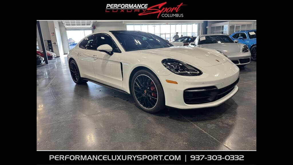 2022 PORSCHE Panamera