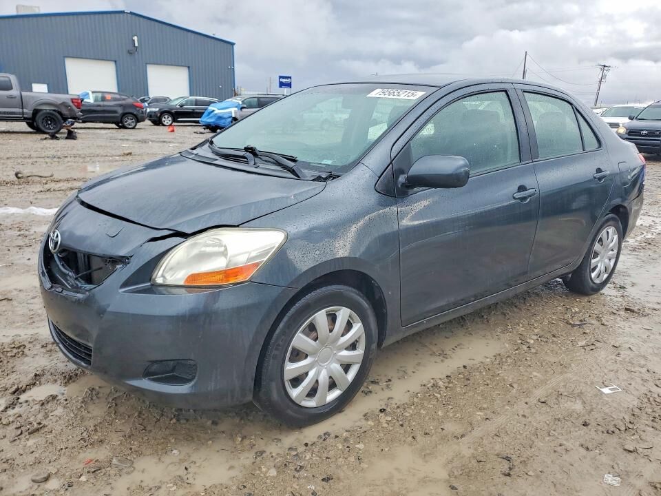2011 TOYOTA Yaris