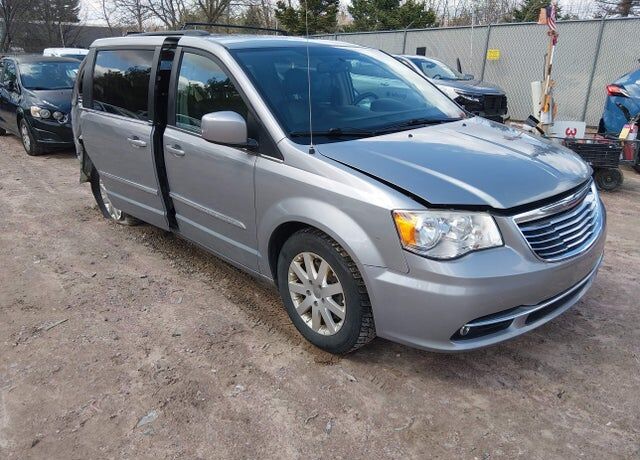 2013 CHRYSLER Town and Country