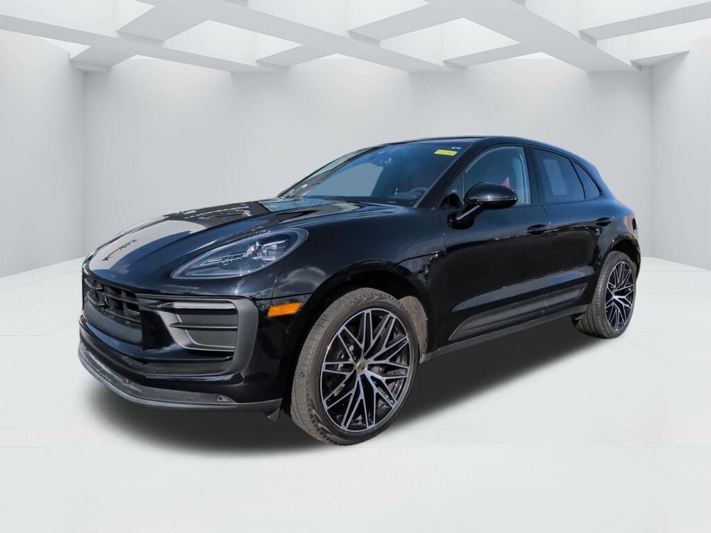 2022 PORSCHE Macan