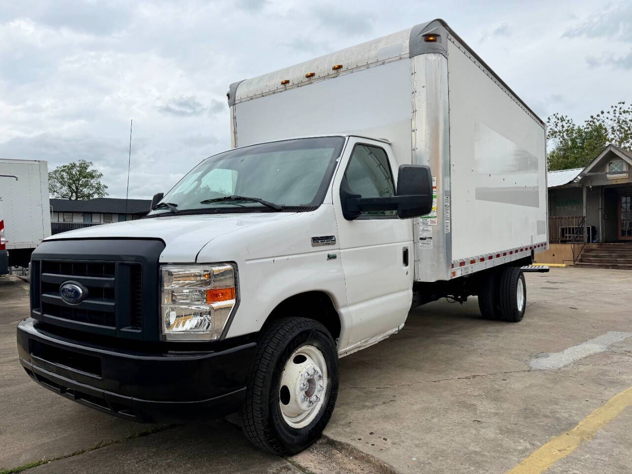 2019 FORD E-350