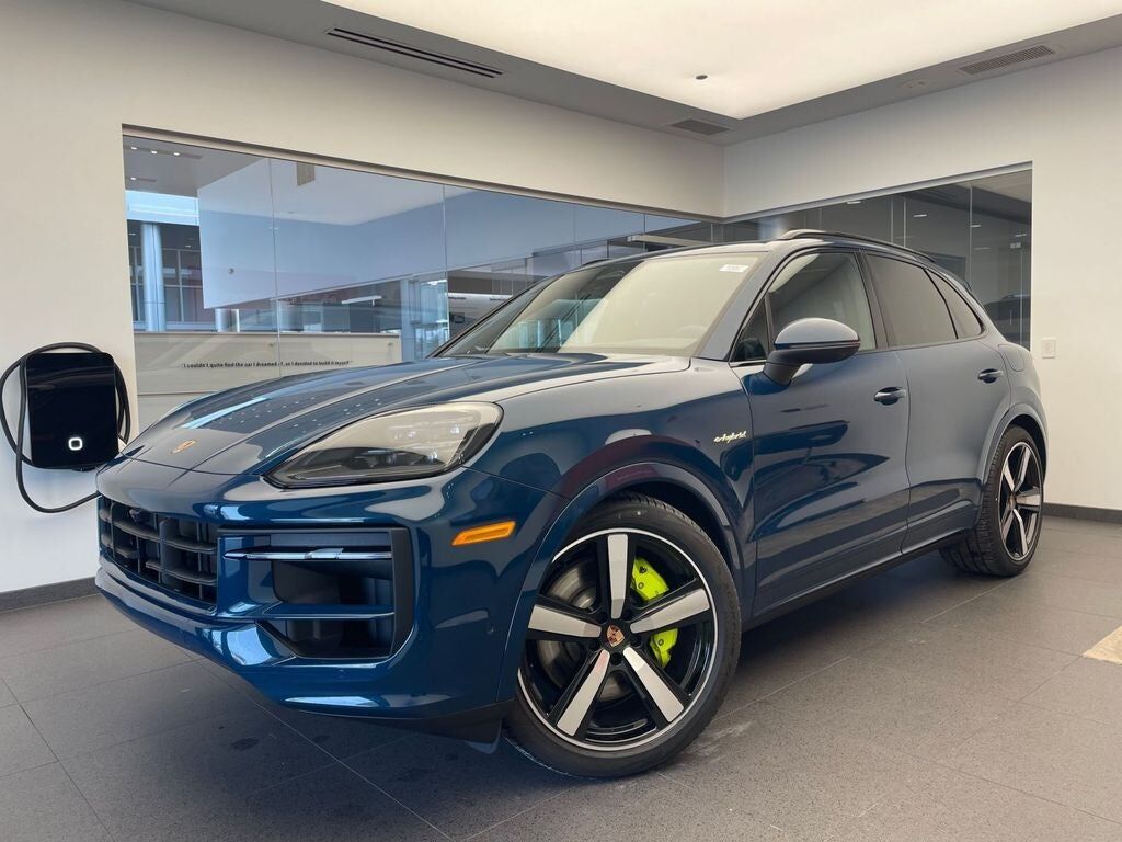 2026 PORSCHE Cayenne