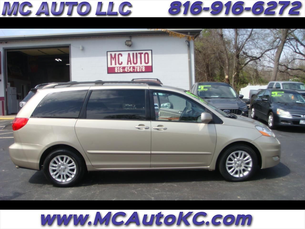 2010 TOYOTA Sienna