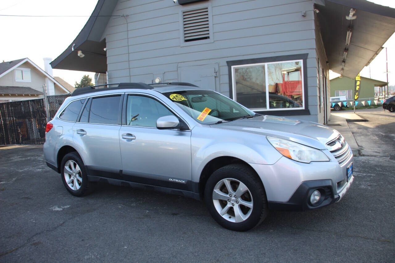 2013 SUBARU Outback