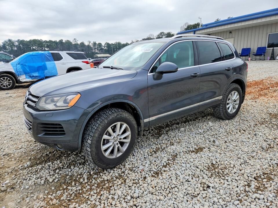 2014 VOLKSWAGEN Touareg