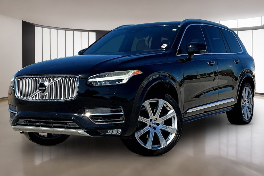 2017 VOLVO XC90