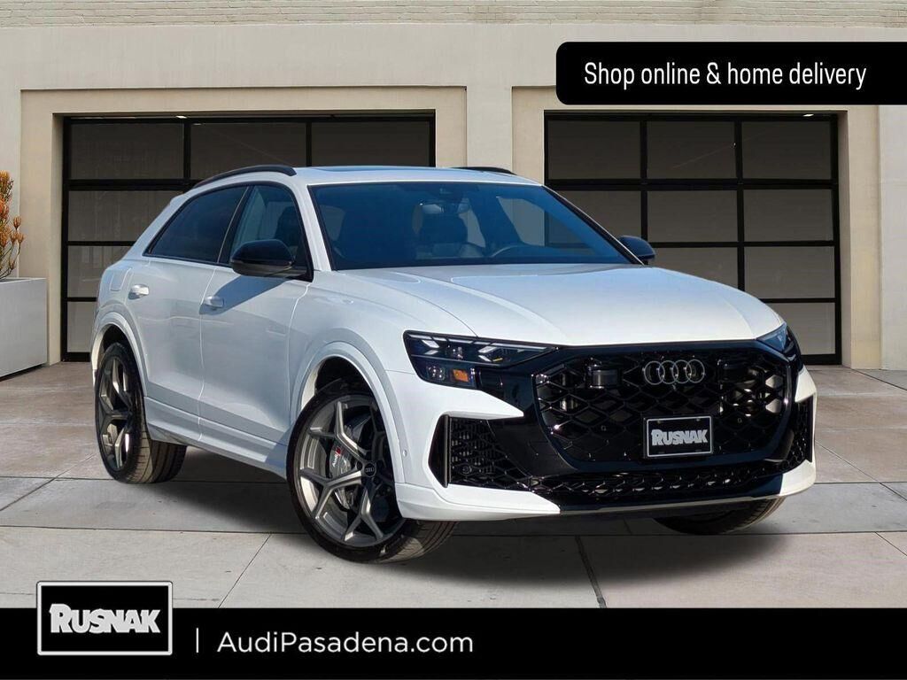 2025 AUDI RS Q8