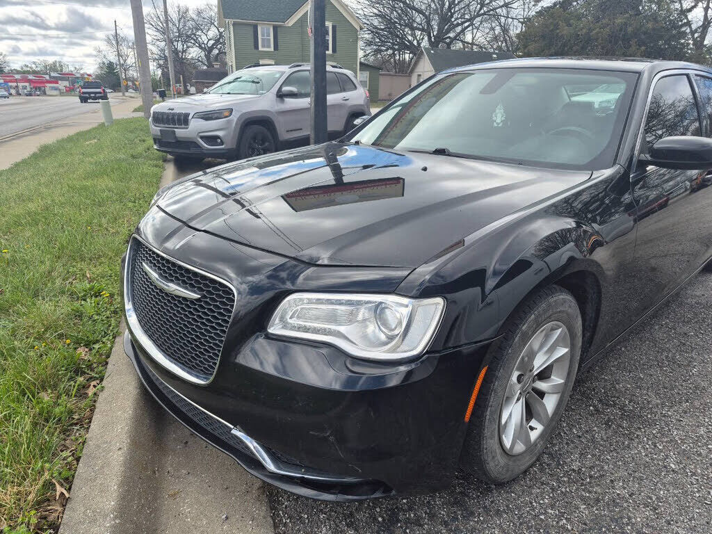 2016 CHRYSLER 300