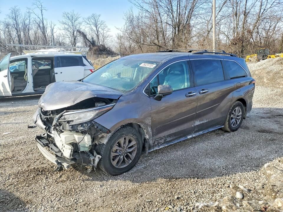 2021 TOYOTA Sienna