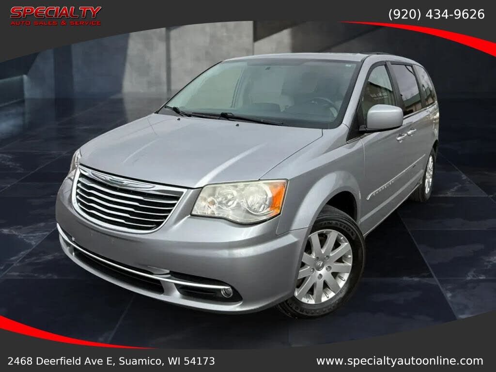 2013 CHRYSLER Town and Country