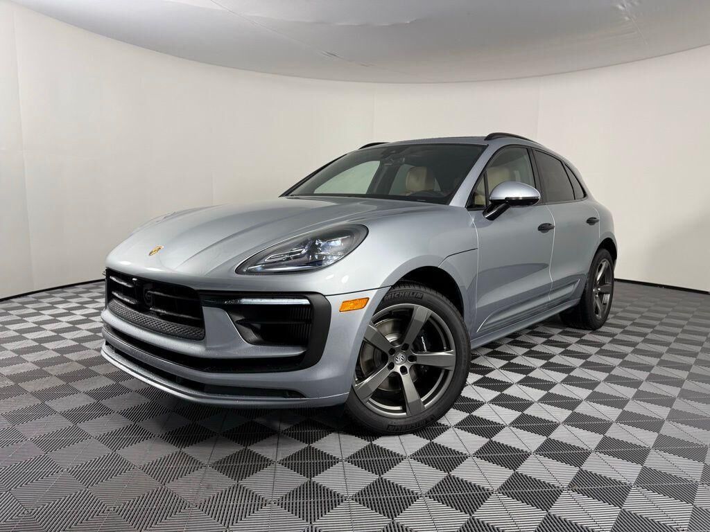 2026 PORSCHE Macan