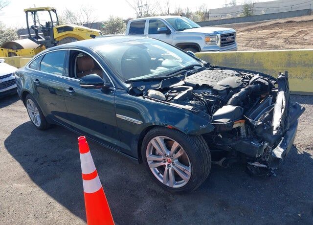 2016 JAGUAR XJ