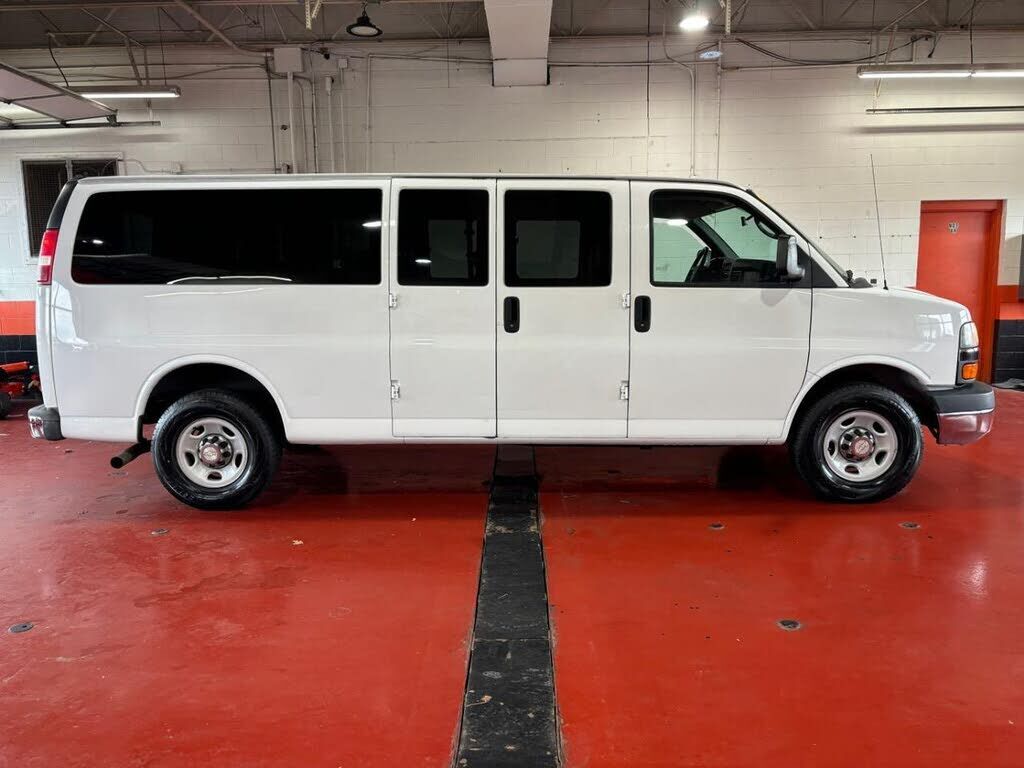 2013 CHEVROLET Express