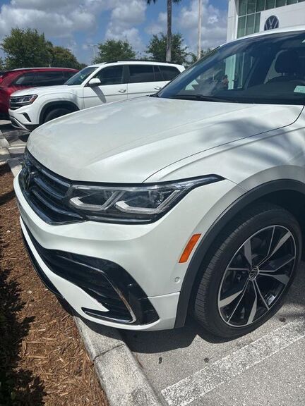 2022 VOLKSWAGEN Tiguan