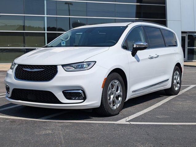 2023 CHRYSLER Pacifica