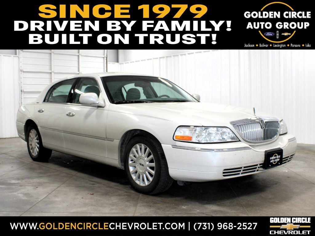 2004 LINCOLN Town Car