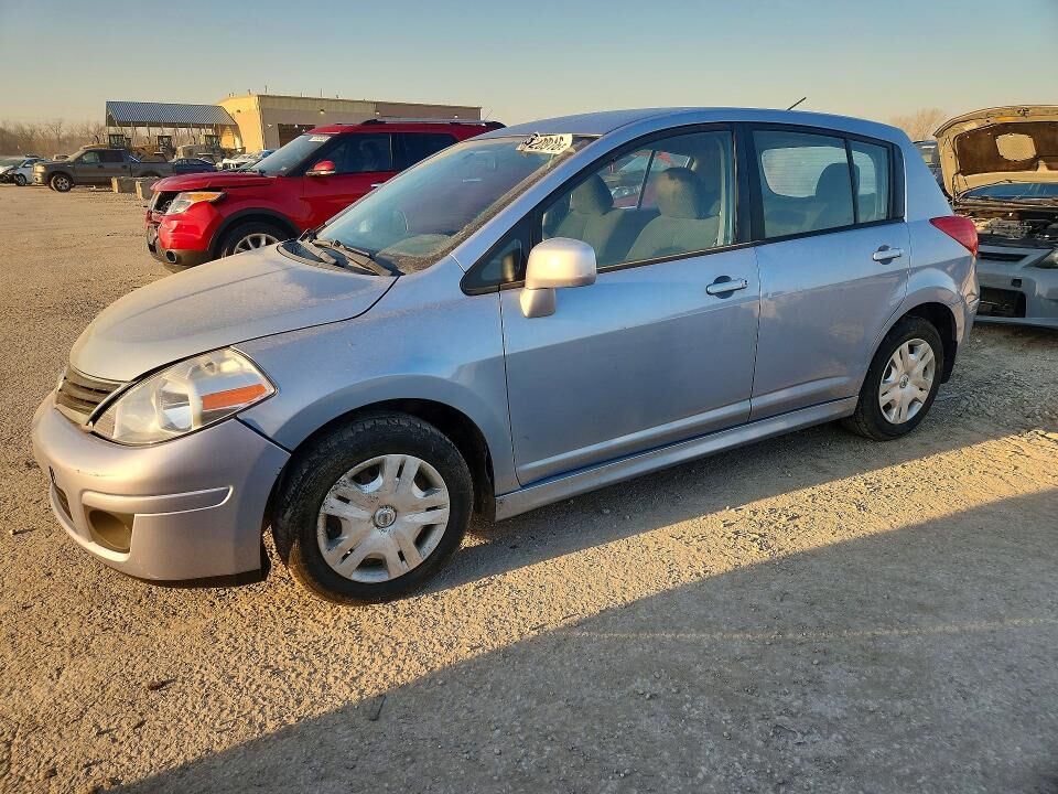 2011 NISSAN Versa
