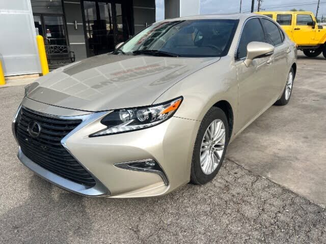 2018 LEXUS ES