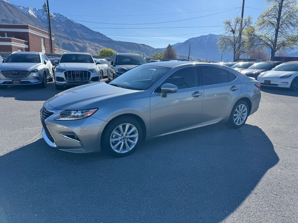2018 LEXUS ES