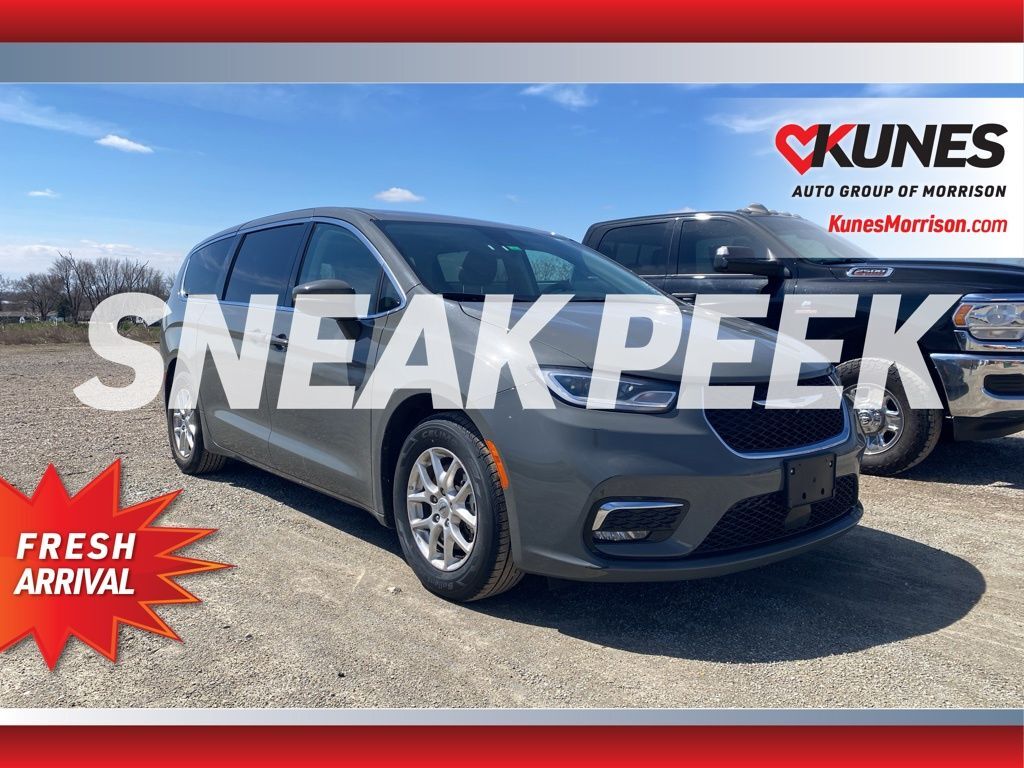 2023 CHRYSLER Pacifica