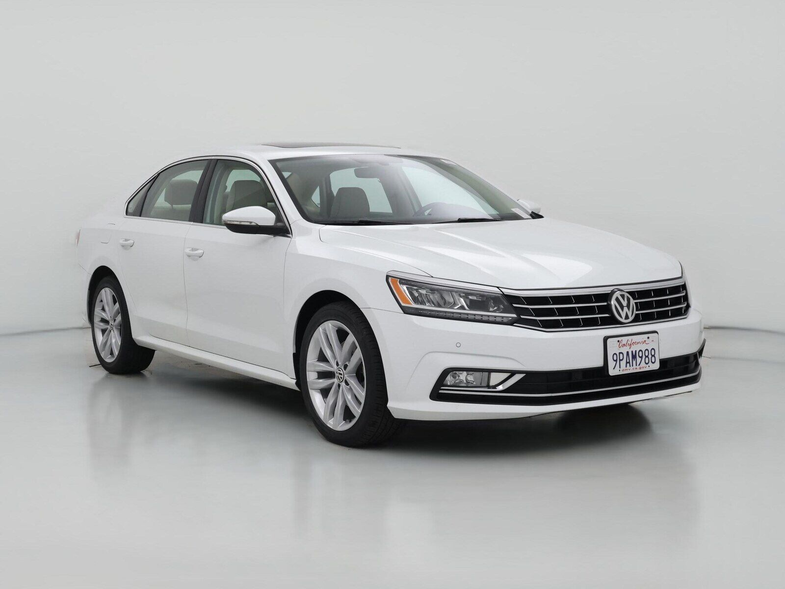 2018 VOLKSWAGEN Passat