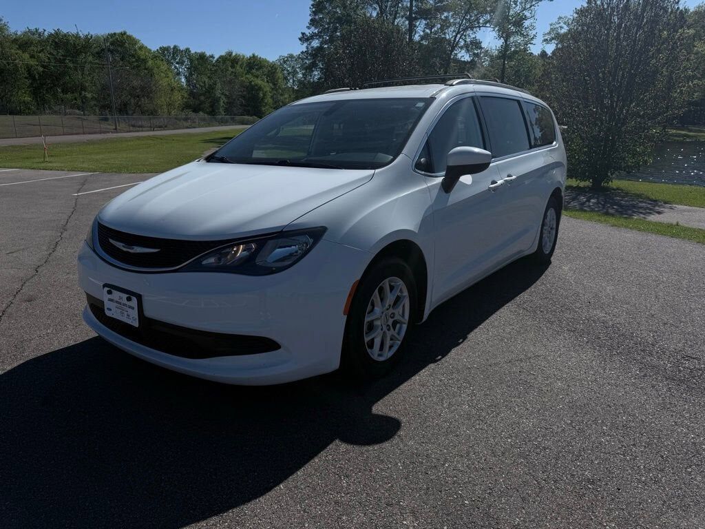 2021 CHRYSLER Voyager