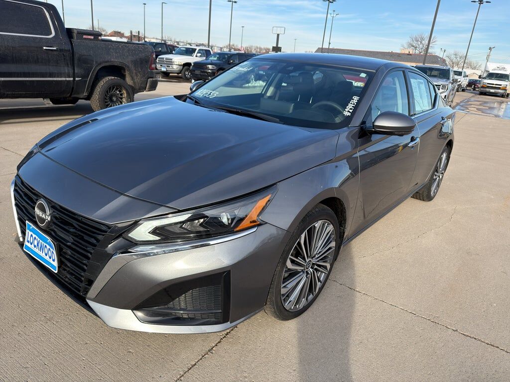 2024 NISSAN Altima