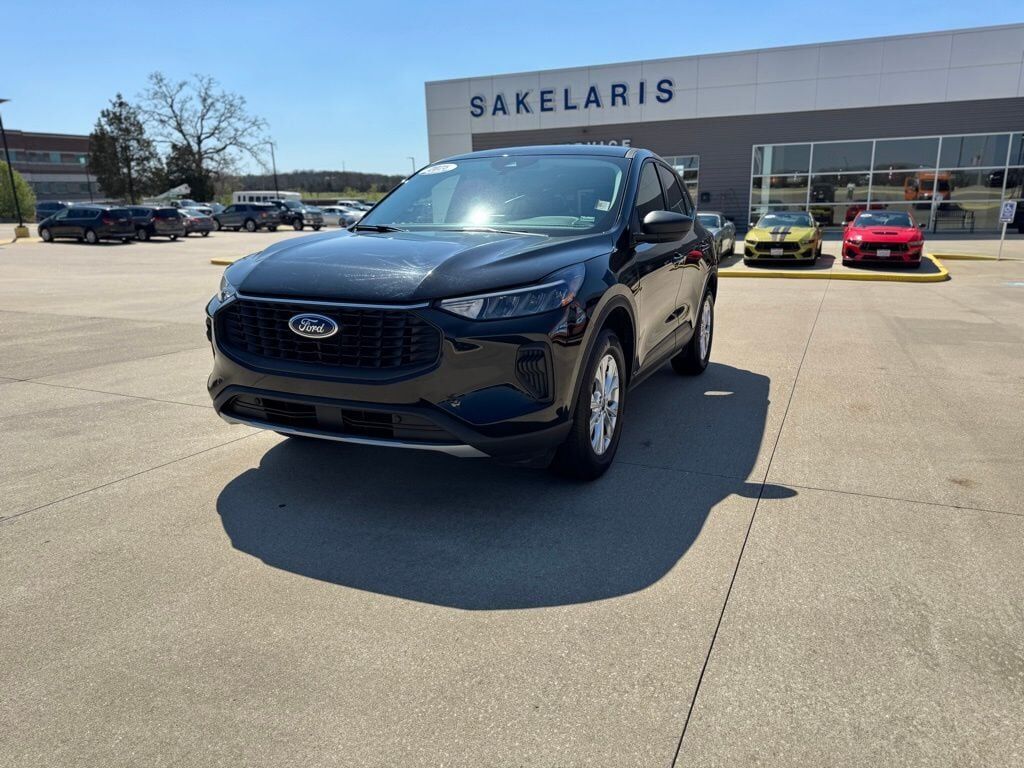 2025 FORD Escape