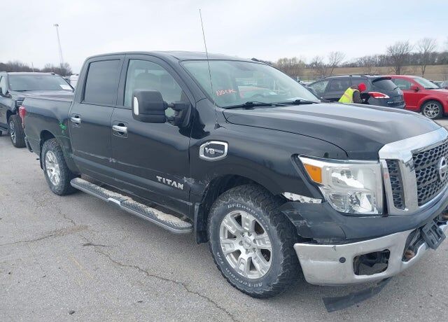 2017 NISSAN Titan