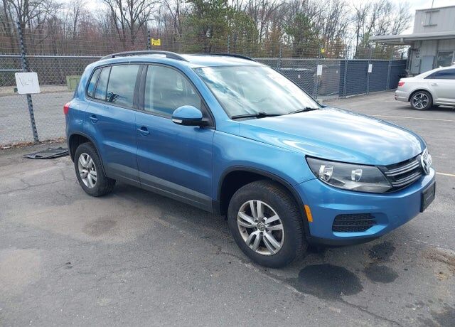 2017 VOLKSWAGEN Tiguan