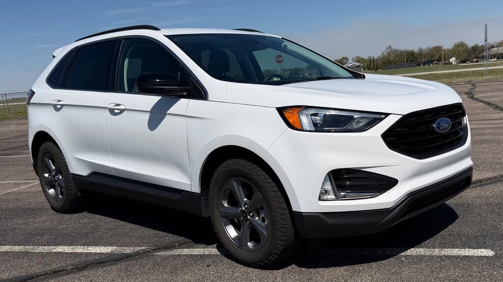 2022 FORD Edge