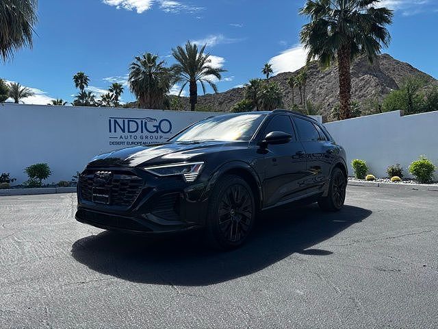 2024 AUDI Q8