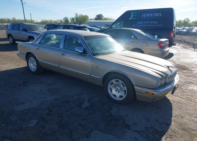 2002 JAGUAR Vanden Plas