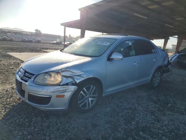 2005 VOLKSWAGEN Jetta
