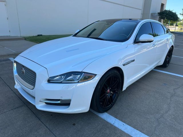 2017 JAGUAR XJ