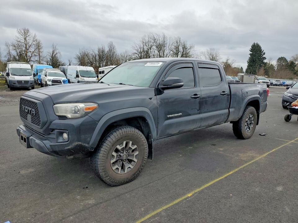 2018 TOYOTA Tacoma