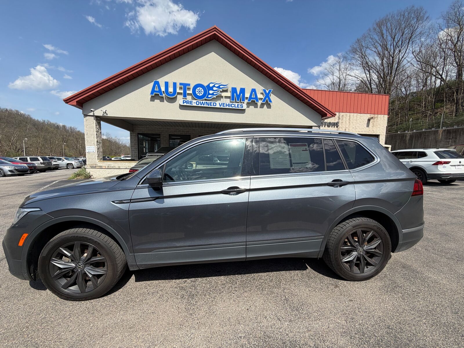 2022 VOLKSWAGEN Tiguan