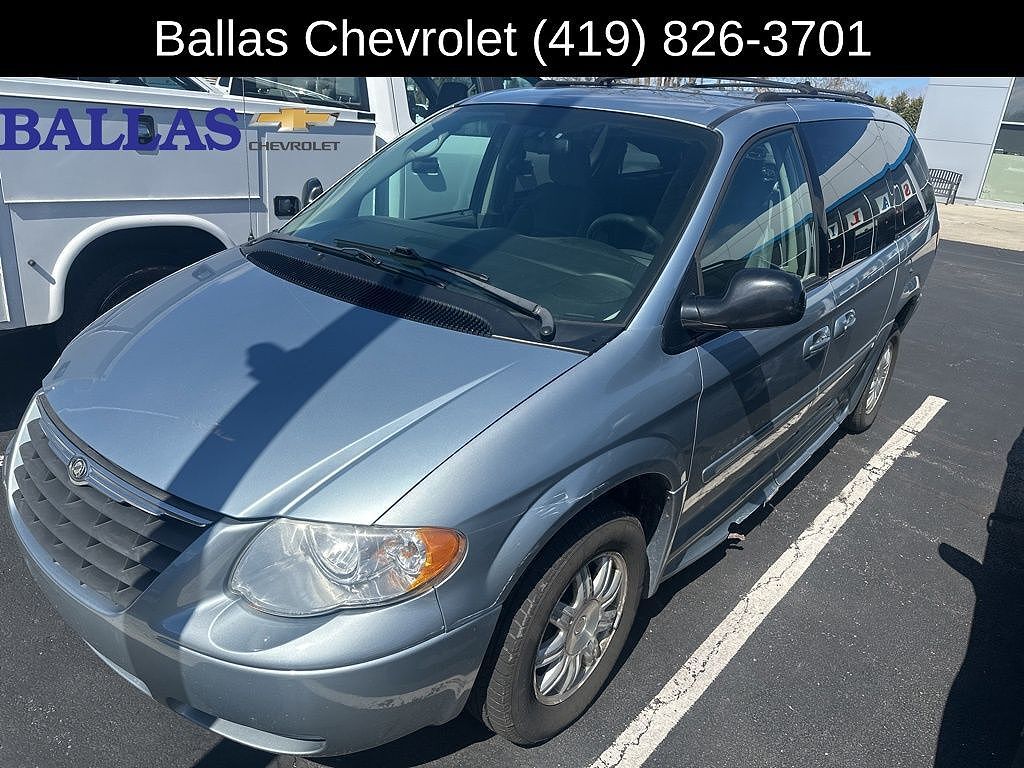 2005 CHRYSLER Town and Country