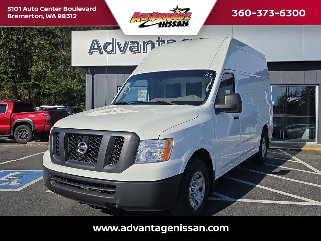 2017 NISSAN NV